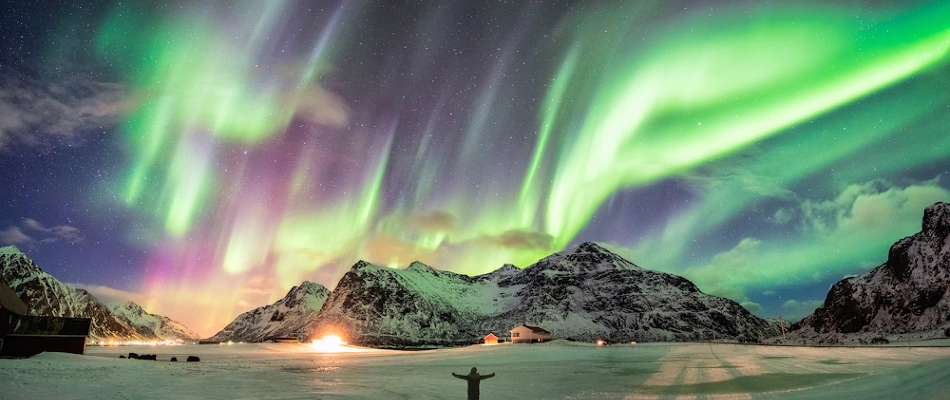 Eisbrecher, Huskysafari & Winteridylle PREMIUM Reise: Nordlichtzauber im glücklichsten Land der Welt