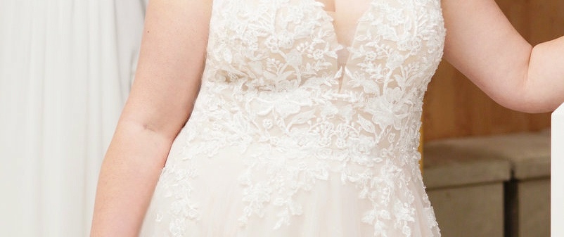 Expert consulting for curvy bridal wear with perfect fit in Homburg - Plus size Bridal dresses and wedding gowns shop