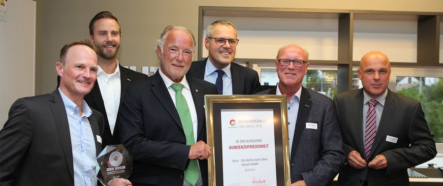 WIR SIND DER KÜCHENSPEZIALIST DES JAHRES 2016 / 2017 - IN DER KATEGORIE KUNDENZUFRIEDENHEIT